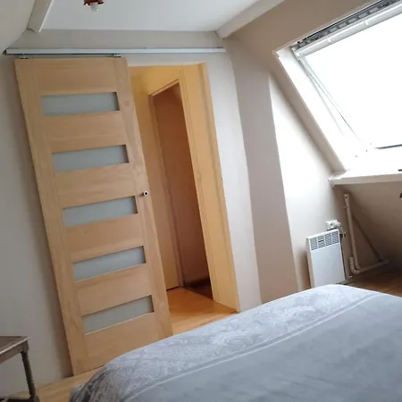 Quarto em Acomodações Particulares Et Salle D Eau Privees Dans Maison En Bord De Riviere *